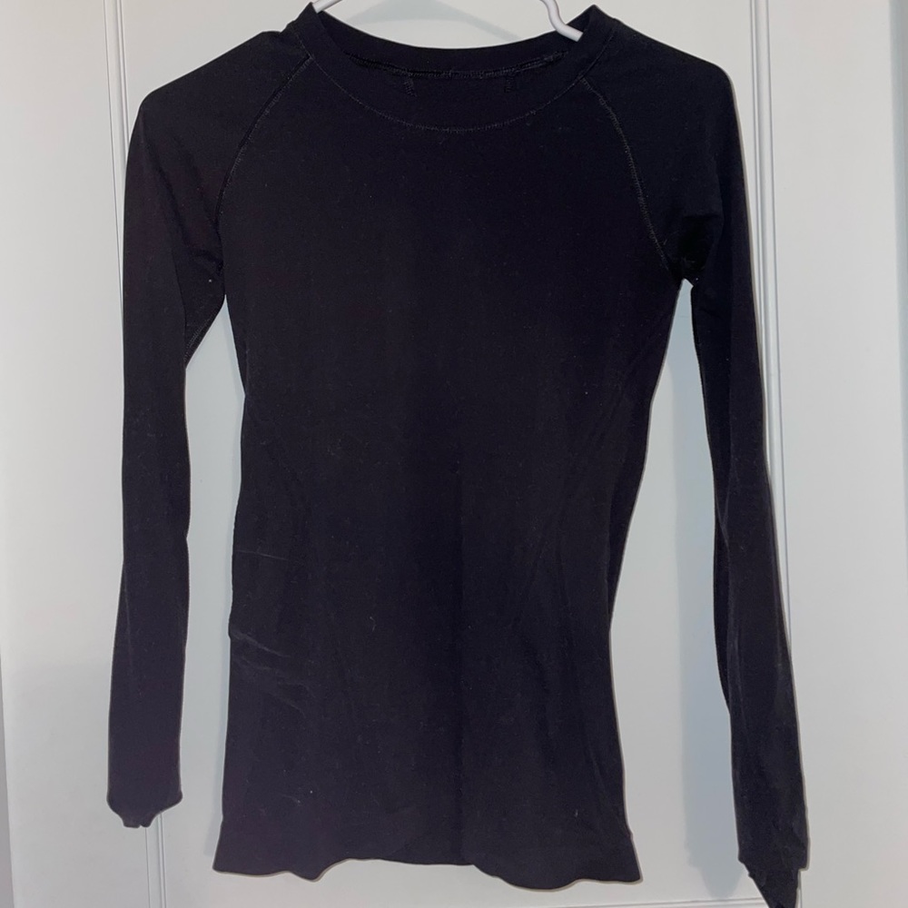Black Adult Small athleta tight long sleeves. Looks dirty but is just fuzzy